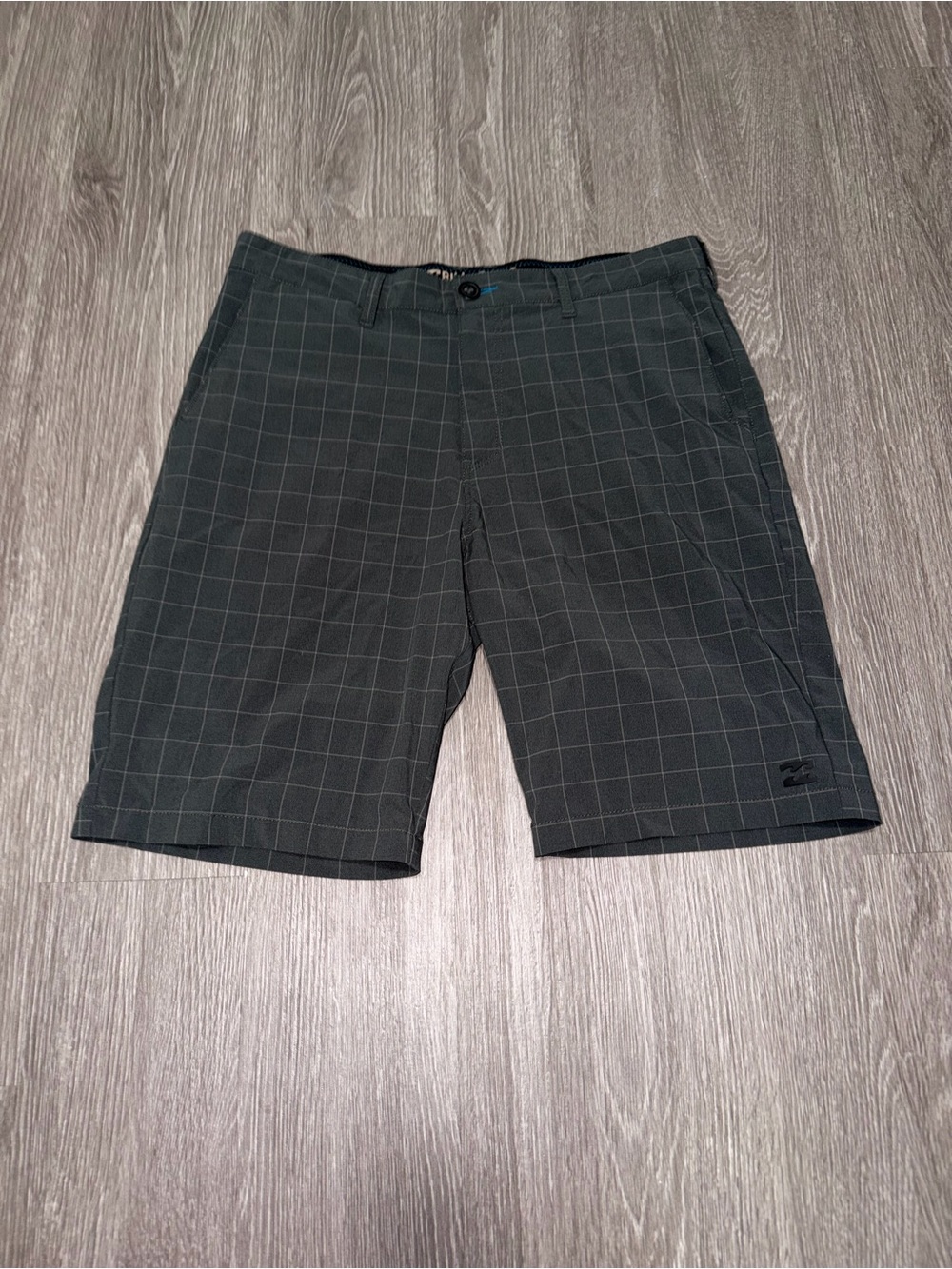 Billabong Submersibles Grey/Black checkered board shorts size 33